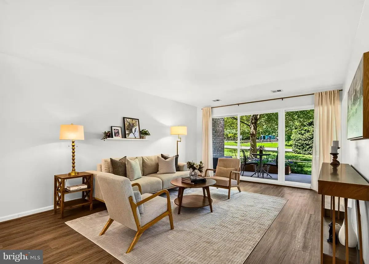 3031 Borge St #112, Oakton, VA 22124 - #1