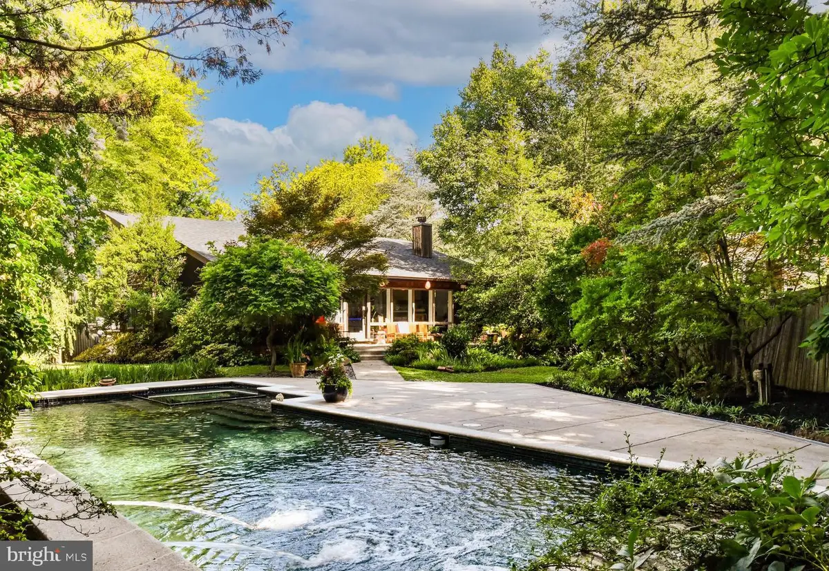 7533 Willow Ln, Falls Church, VA 22042 - #1