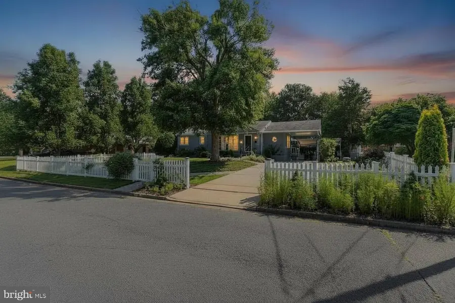 7915 Bainbridge Rd, Alexandria, VA 22308 - #2