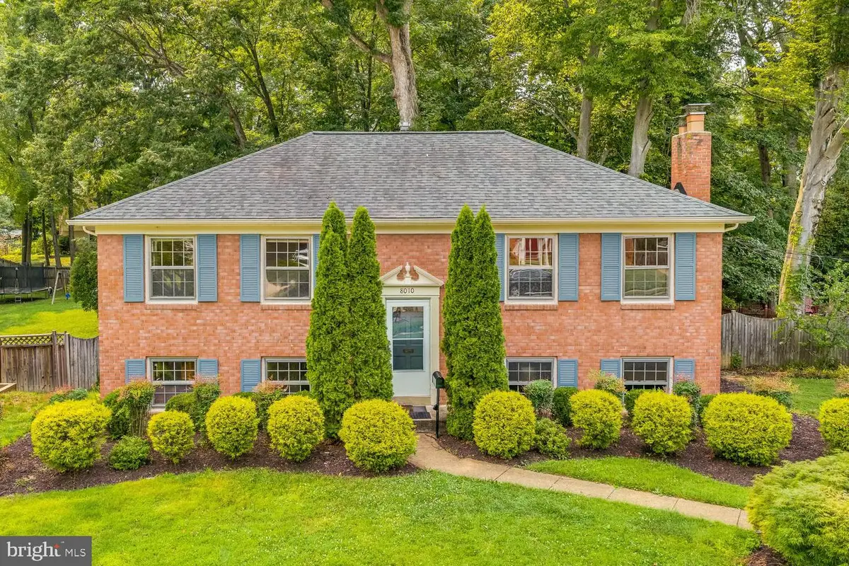 8010 Candlewood Dr, Alexandria, VA 22306 - #1