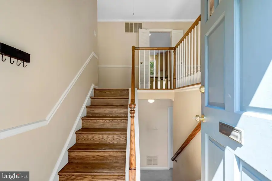 8010 Candlewood Dr, Alexandria, VA 22306 - #2