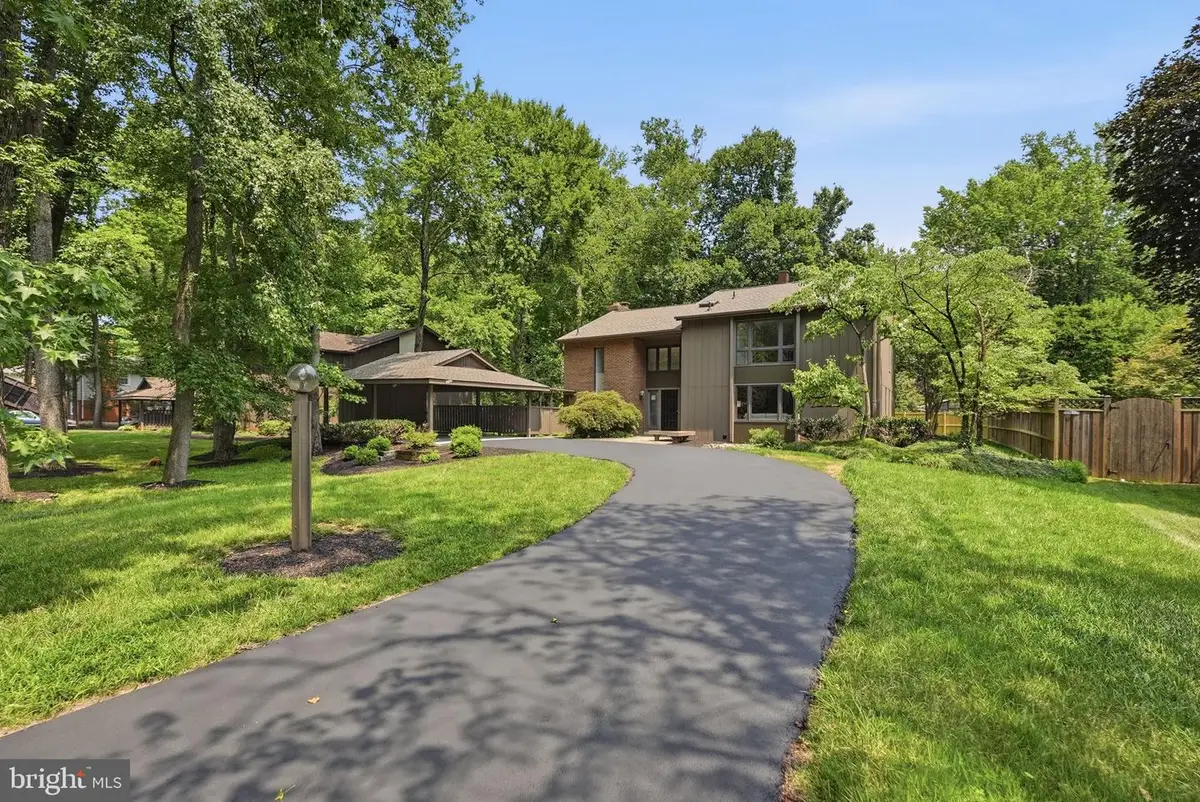 3211 Chichester Ln, Fairfax, VA 22031 - #1