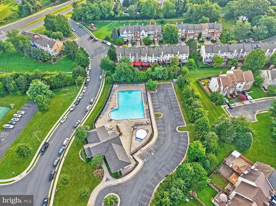 6365 Generals Ct, Centreville, VA 20121 - #3
