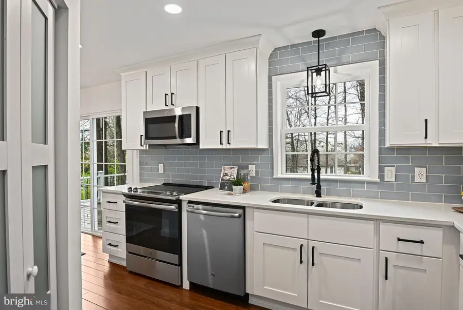 1413 Bayshire Ln, Herndon, VA 20170 - #3