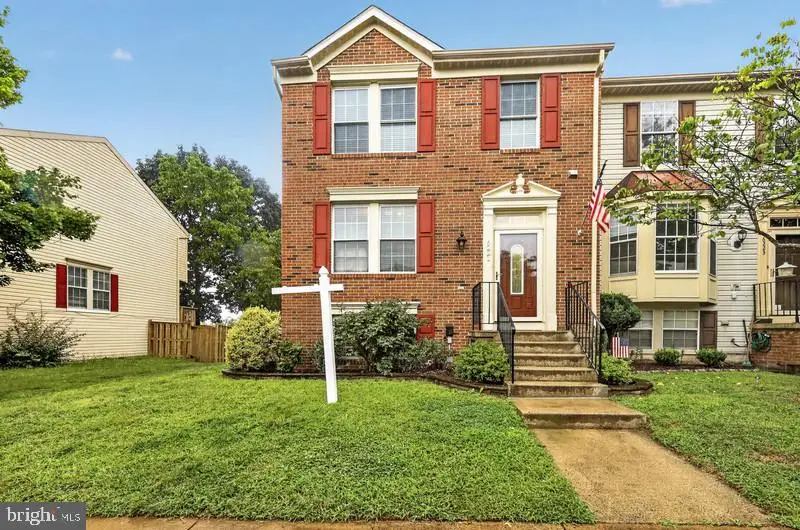 6221 Bella Dr, Centreville, VA 20121 - #1