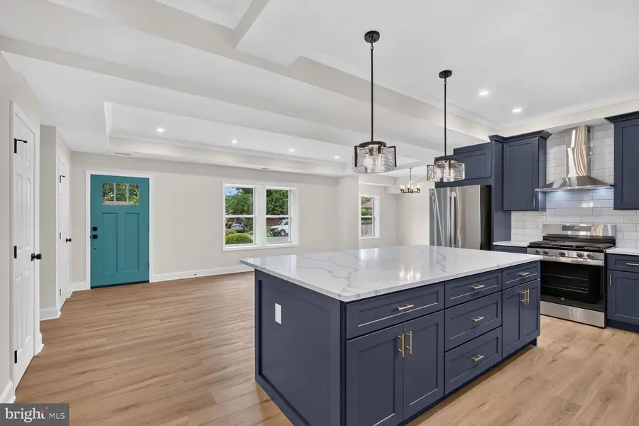 7304 Dickenson St, Springfield, VA 22150 - #2