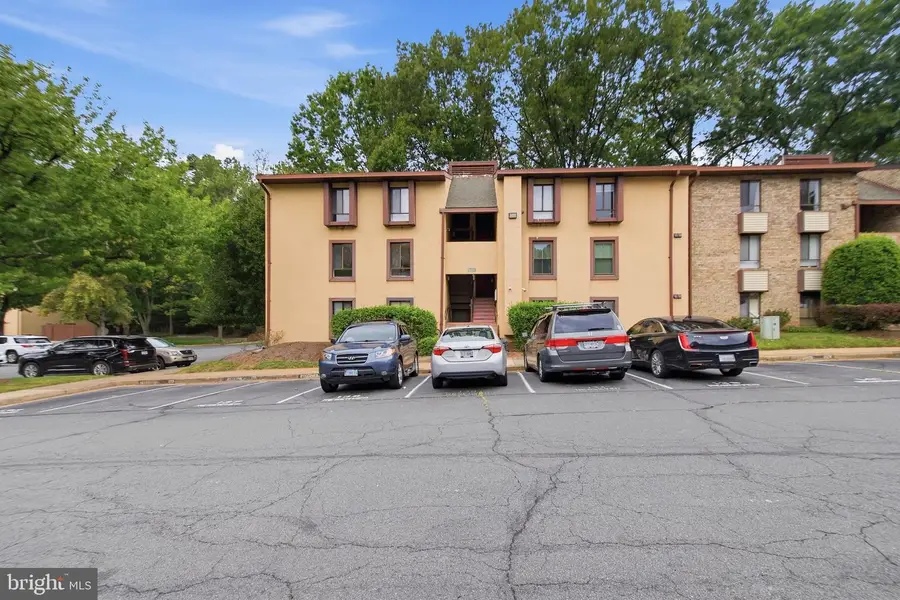 2231 Castle Rock Sq #11c, Reston, VA 20191 - #3