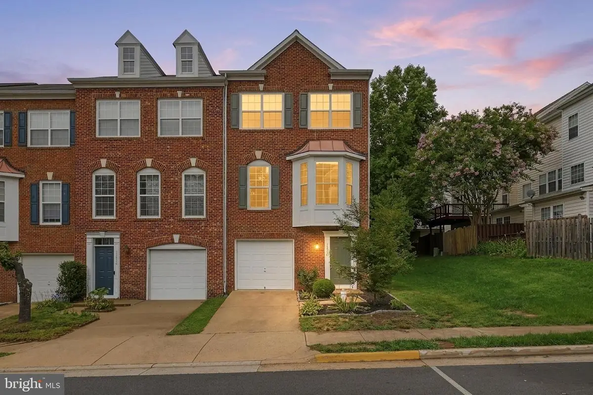 13928 Gothic Dr, Centreville, VA 20121 - #1