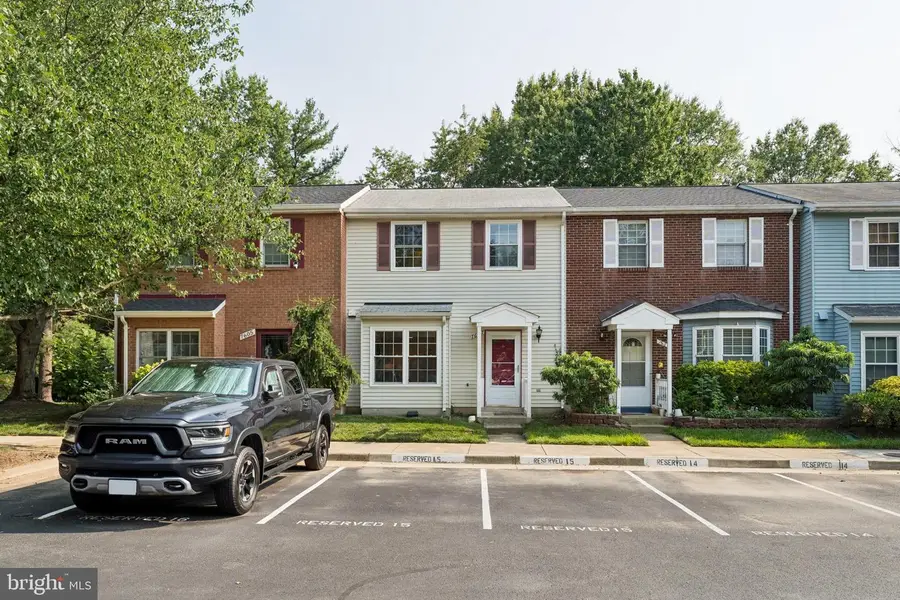 7607 Lee Landing Dr, Falls Church, VA 22043 - #2