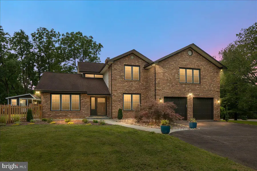 353 Gallop Wood Pl, Great Falls, VA 22066 - #2