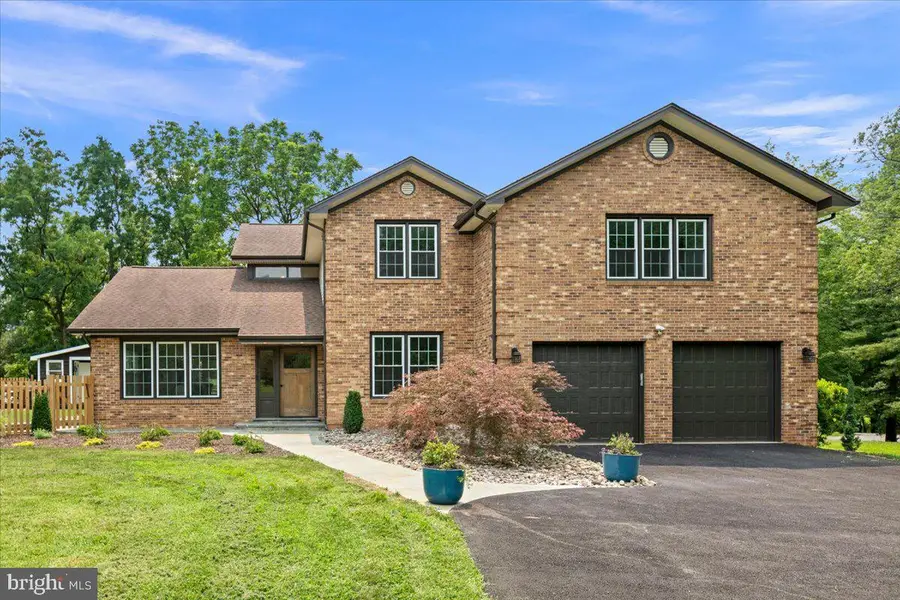 353 Gallop Wood Pl, Great Falls, VA 22066 - #3
