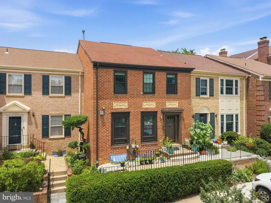 3050 Federal Hill Dr, Falls Church, VA 22044 - #2