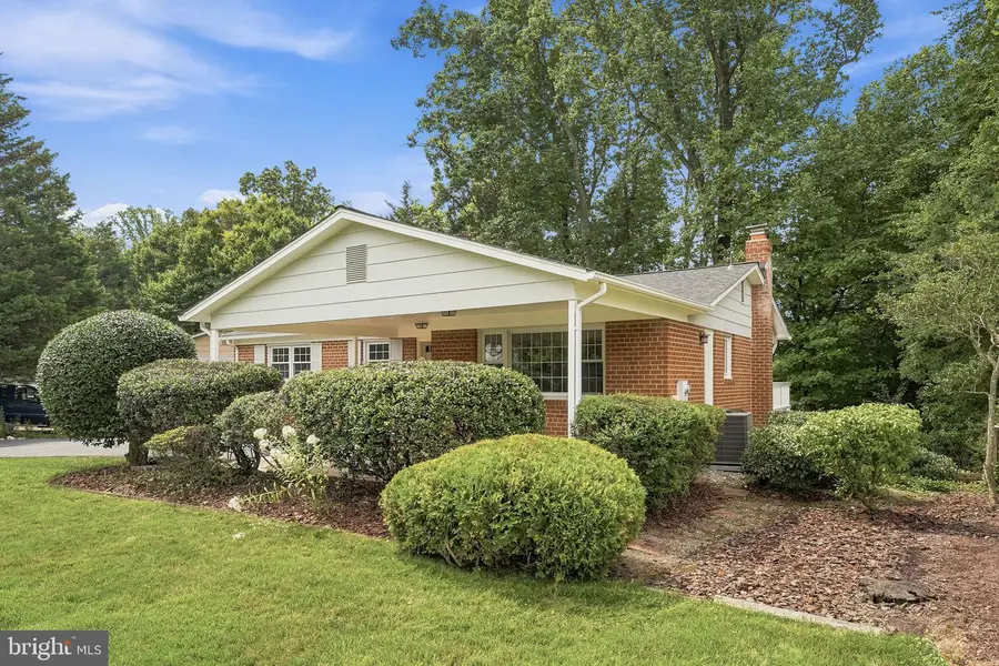 6922 Sydenstricker Rd, Springfield, VA 22152 - #2