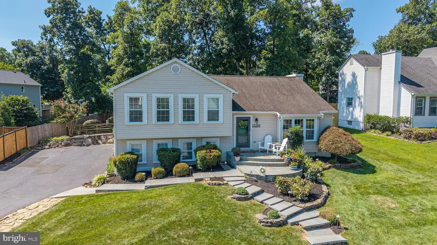 15203 Philip Lee Rd, Chantilly, VA 20151 - #2