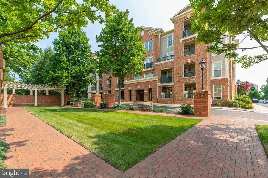 2901 Saintsbury Plz #206, Fairfax, VA 22031 - #2