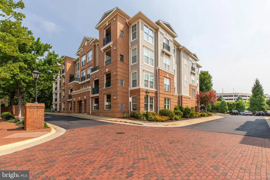 2901 Saintsbury Plz #206, Fairfax, VA 22031 - #3