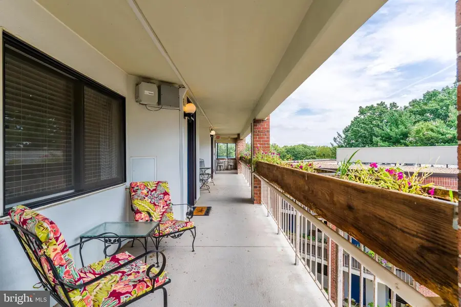 1951 Sagewood Ln #523, Reston, VA 20191 - #3