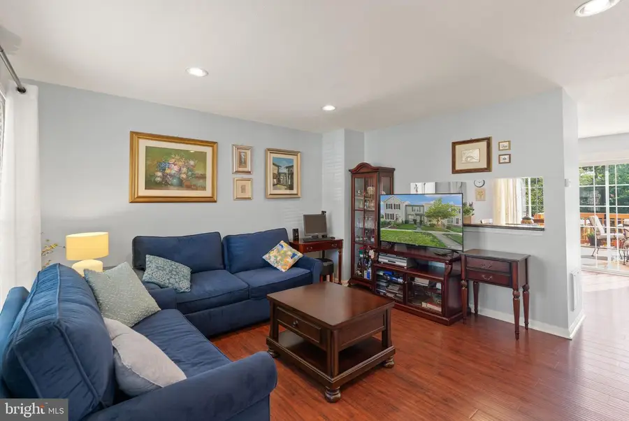6630 High Valley Ln, Alexandria, VA 22315 - #3