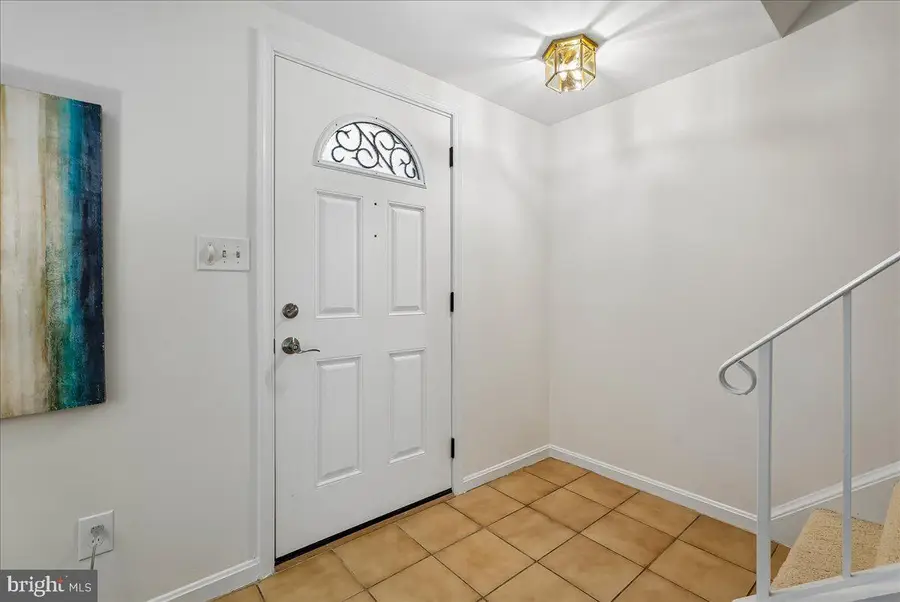 6110 Calico Pool Ln, Burke, VA 22015 - #2
