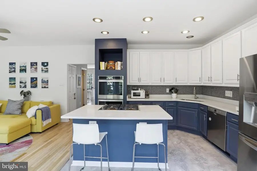7333 Hampton Manor Pl, Springfield, VA 22150 - #2