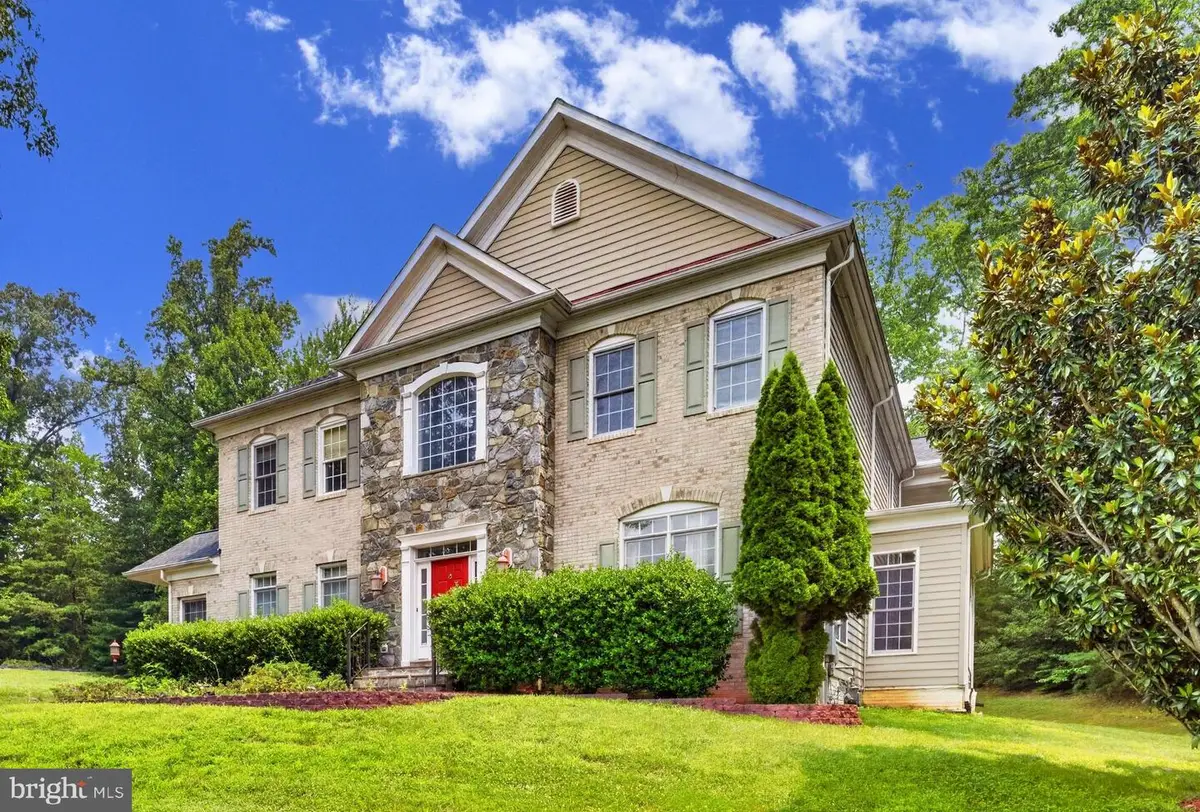 9205 Forest Greens Dr, Lorton, VA 22079 - #1