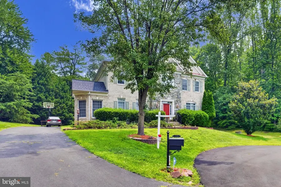 9205 Forest Greens Dr, Lorton, VA 22079 - #3
