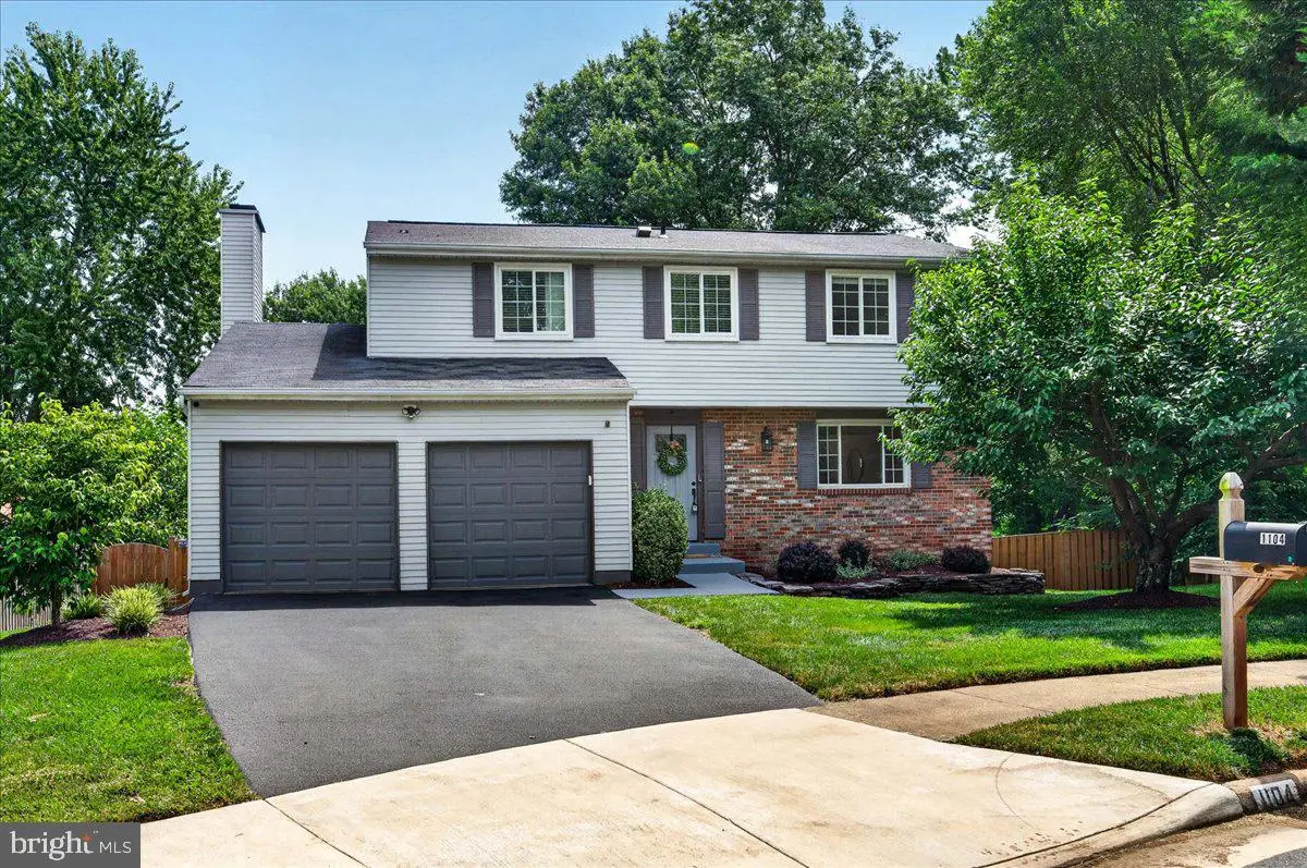 1104 Clarke St, Herndon, VA 20170 - #1
