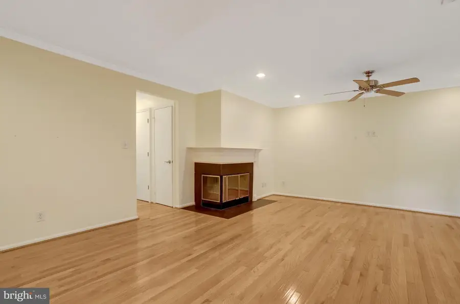 3151-b Covewood Ct, Falls Church, VA 22042 - #3
