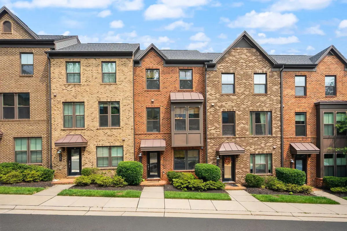 9345 Lemon Mint Ct, Fairfax, VA 22031 - #1