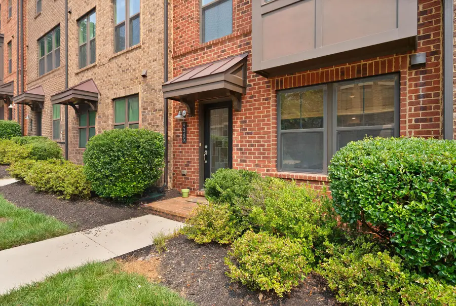 9345 Lemon Mint Ct, Fairfax, VA 22031 - #3