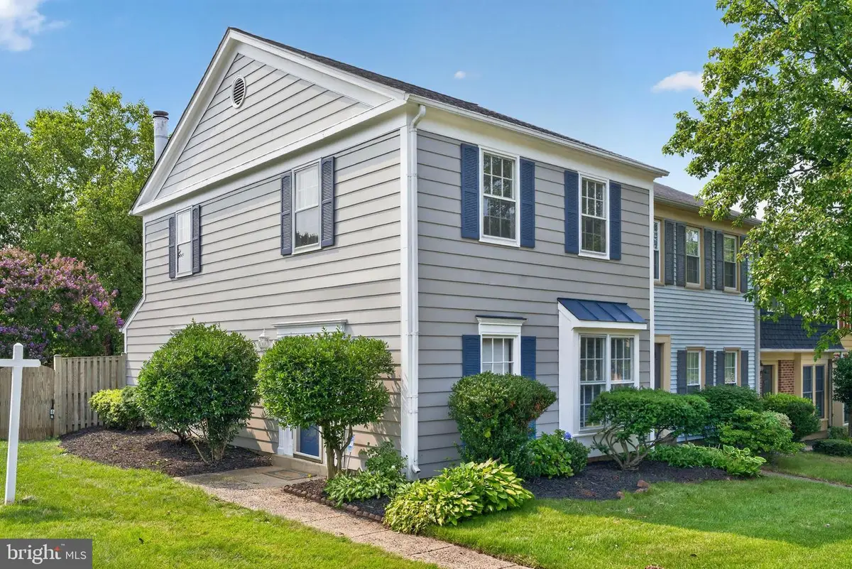 7501 Blanford Ct, Alexandria, VA 22315 - #1