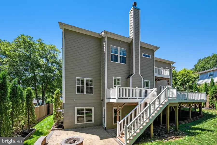 8404 Stonewall Dr, Vienna, VA 22180 - #2