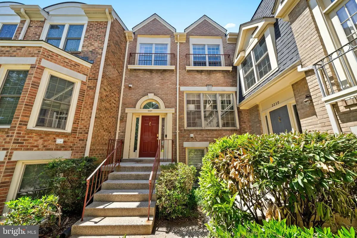 2237 Kings Garden Way, Falls Church, VA 22043 - #1