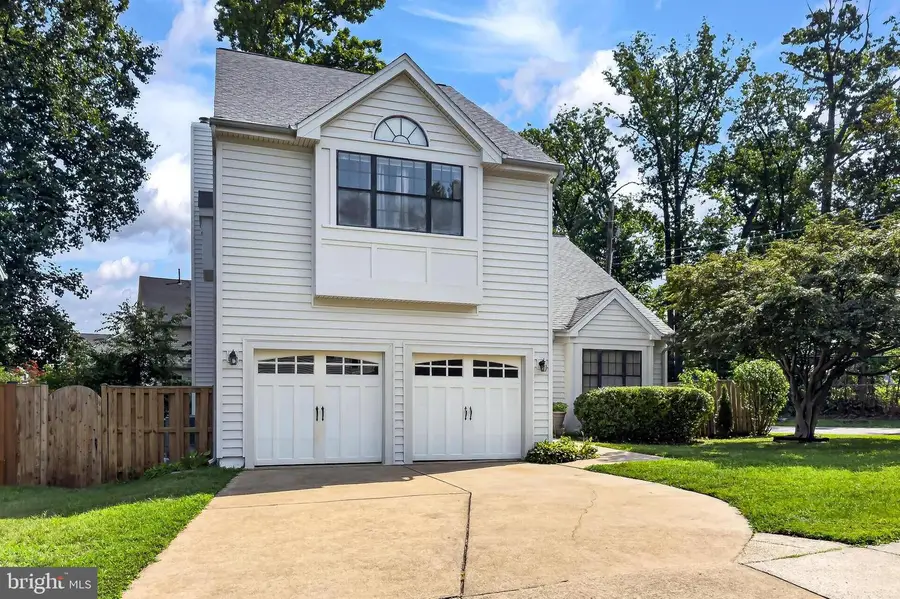 6127 Glen Oaks Ct, Springfield, VA 22152 - #2
