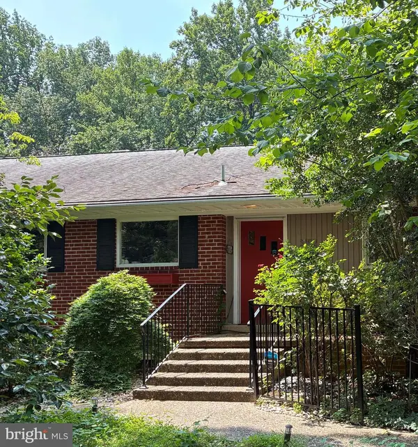 3152 Holmes Run Rd, FALLS CHURCH, VA 22042
