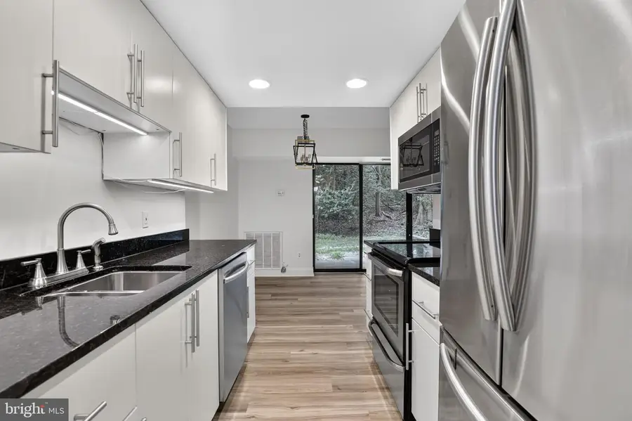 2200 Castle Rock Sq #2b, Reston, VA 20191 - #3