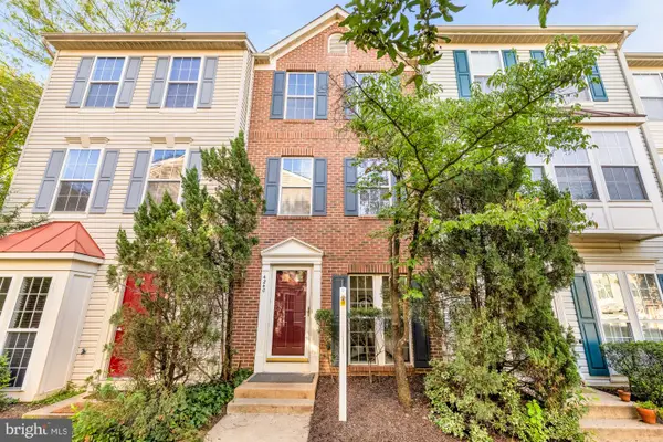 4240 Wheeled Caisson Sq, FAIRFAX, VA 22033