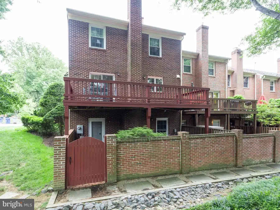 6859 Williamsburg Pond Ct, Falls Church, VA 22043 - #2