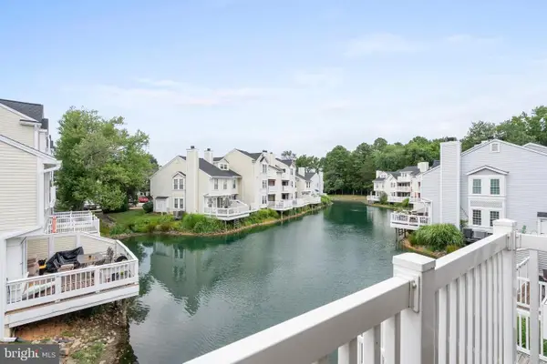 3339 Lakeside View Dr #7-4, FALLS CHURCH, VA 22041