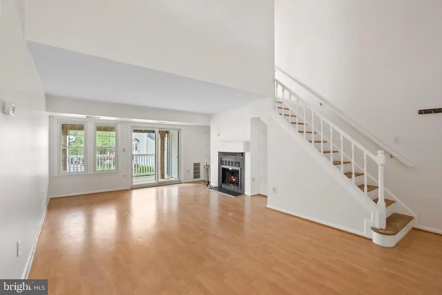 3339 Lakeside View Dr #7-4, Falls Church, VA 22041 - #3