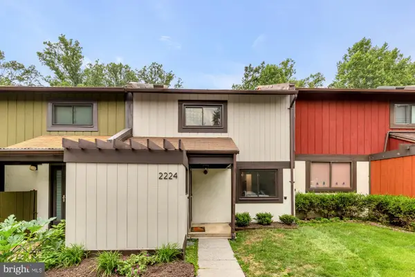 2224 Wheelwright Ct, RESTON, VA 20191