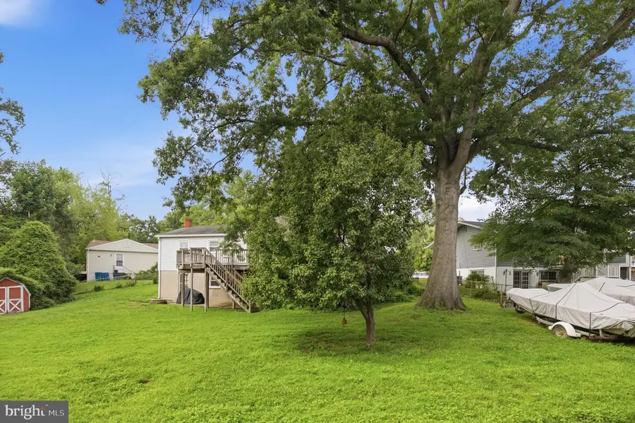 8419 Wesleyan St, Vienna, VA 22180 - #3