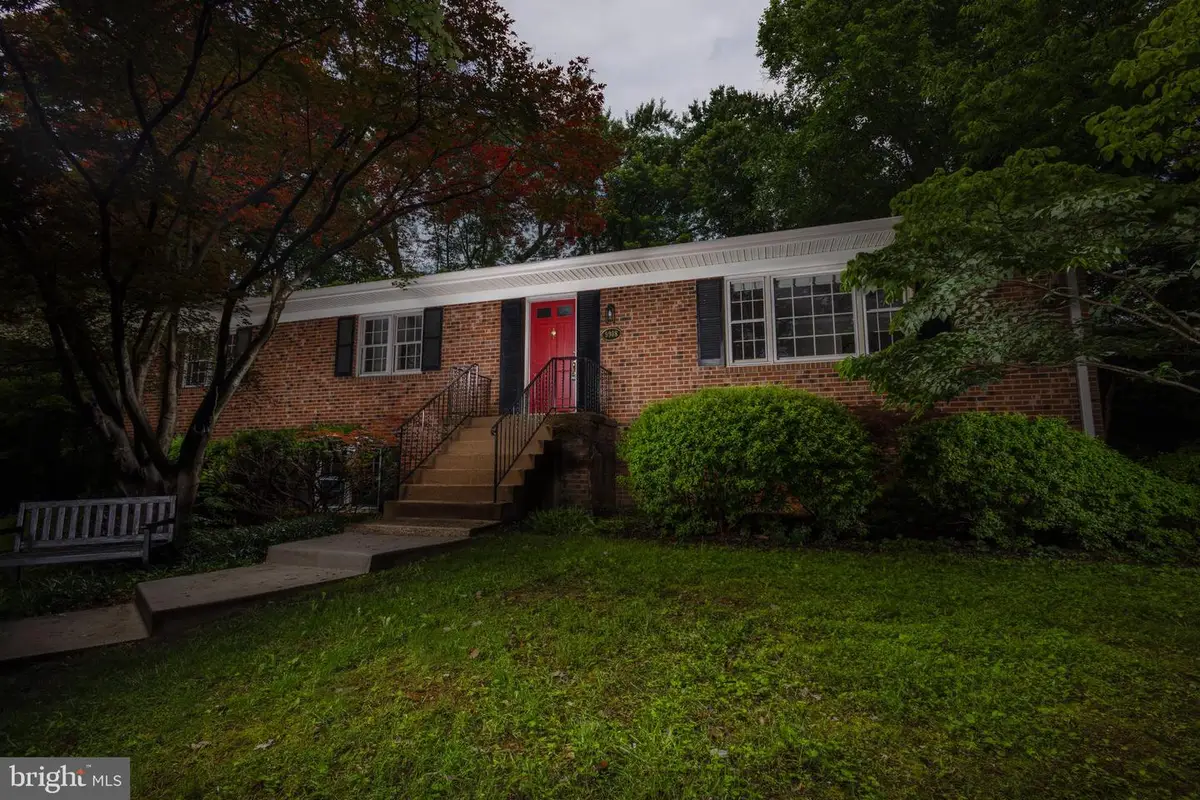 9908 Minburn St, Great Falls, VA 22066 - #1