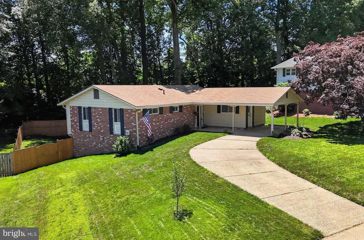 5010 Gainsborough Dr, Fairfax, VA 22032 - #1