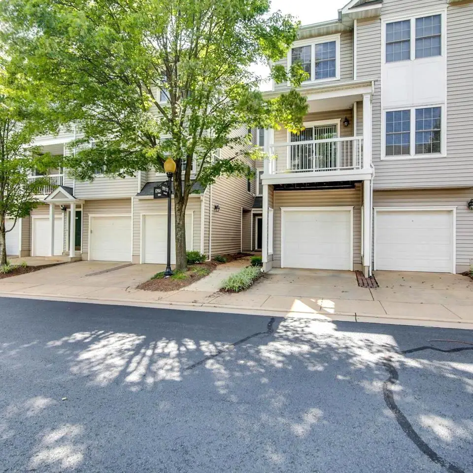 12908 Fair Briar Ln, Fairfax, VA 22033 - #1