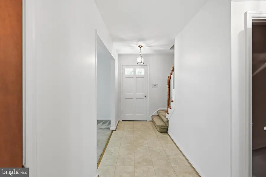 709 Mckinley St Ne, Vienna, VA 22180 - #2