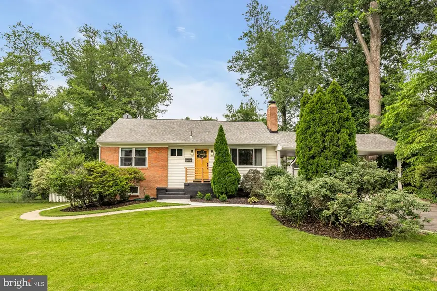 6616 Kerns Rd, Falls Church, VA 22042 - #2
