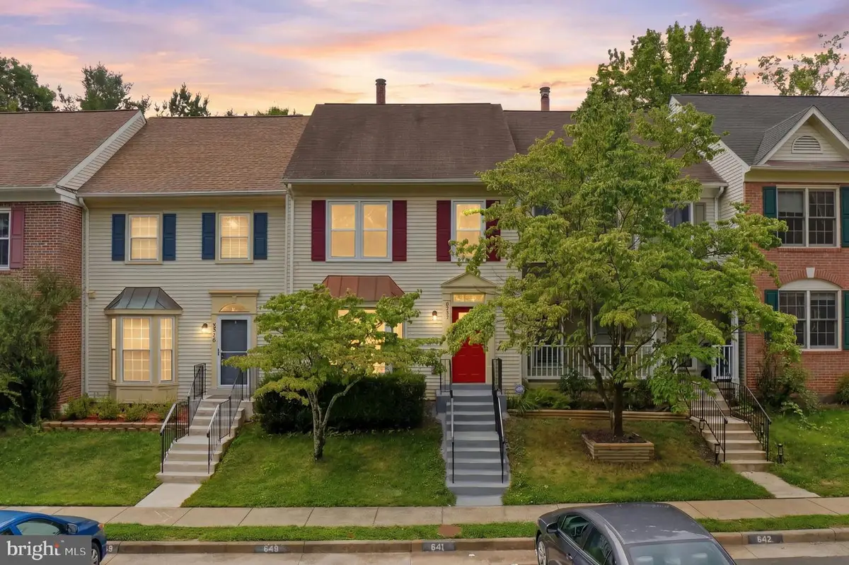6027 Rockton Ct, Centreville, VA 20121 - #1