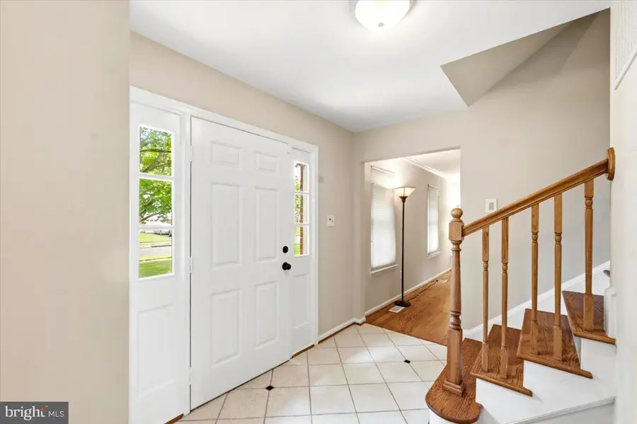 5710 Mackenzie St, Centreville, VA 20120 - #3