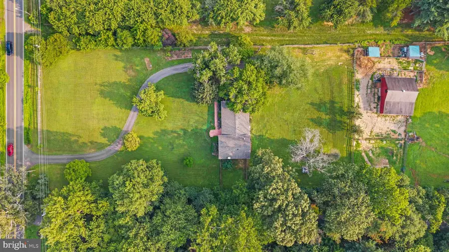 6907 Clifton Rd, Clifton, VA 20124 - #2